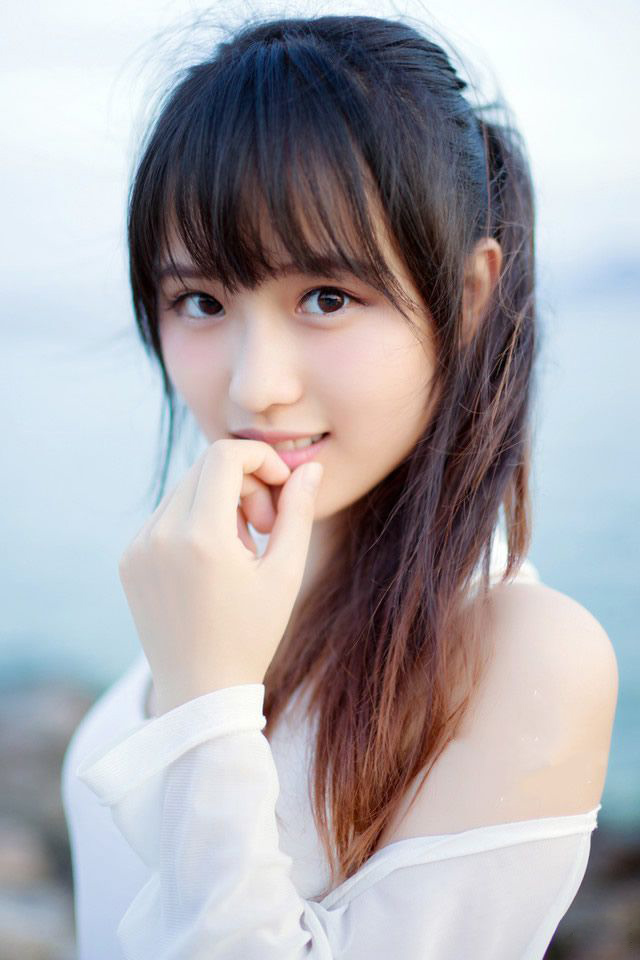 “兄长放心，父亲来前已经与我说过，此行征只是学习，只许听、看，不许问，若有想法，可以私下与兄长商议，与兄长任何决定，都不得干涉，这点，雄将军可以作证！”吕征微笑道。